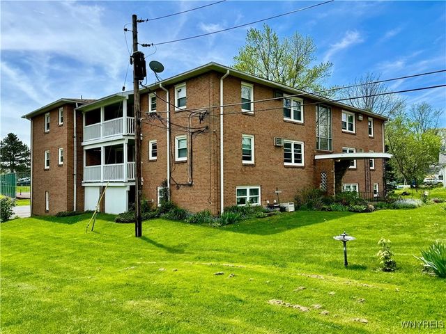 $1,375 | 6321 West Quaker Street, Unit 3 | Orchard Park Village