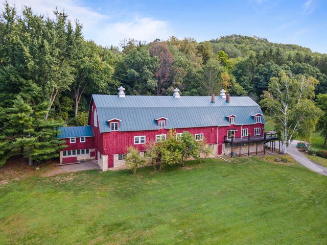 $950,000 | N5075 Green Coulee Road | Onalaska Town