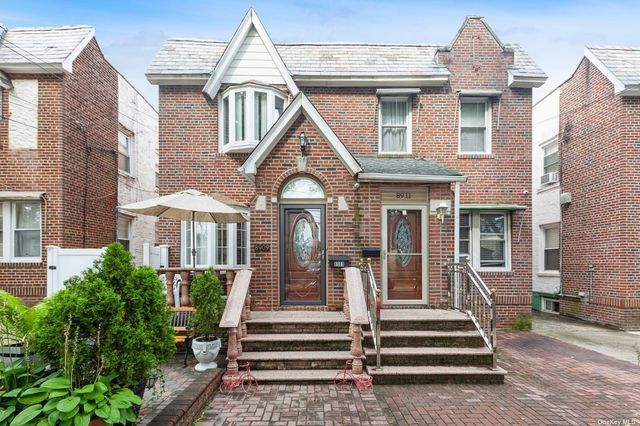 $740,000 | 89-09 Vanderveer Street | Queens Village