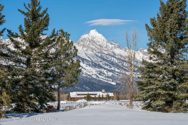 $7,000,000 | 505 East Trap Club Road | Jackson Hole