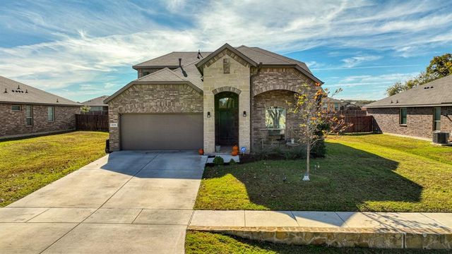 $442,900 | 535 Harbor Drive South | Azle