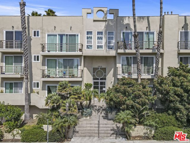 $1,100,000 | 11949 Goshen Avenue, Unit 103 | Brentwood