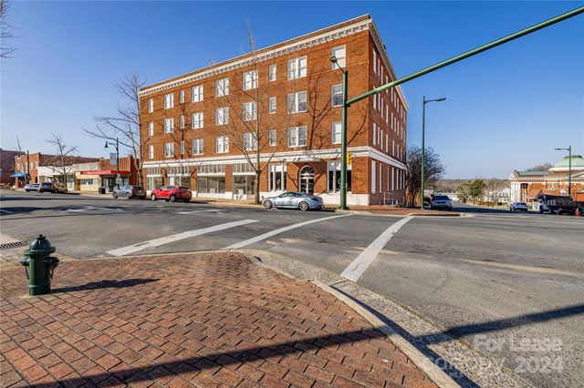 $1,995 | 197 North 2nd Street, Unit 1 | Downtown Albermarie