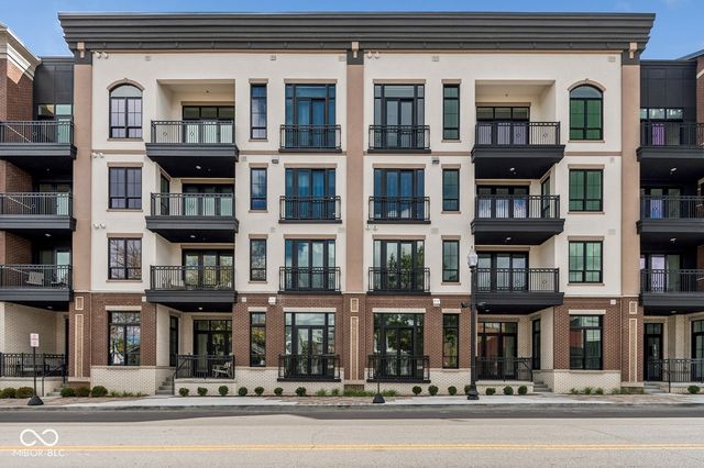 $1,850,000 | 41 North Rangeline Road, Unit 7 | Carmel Arts and Design District