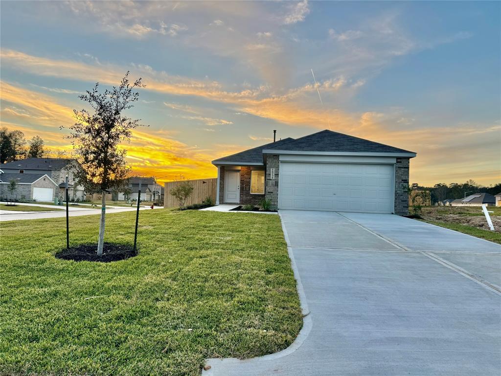 a house view with a outdoor space