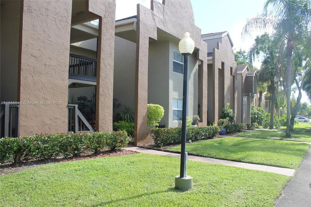 $2,400 | 245 Southwest 113th Way, Unit 245 | Pembroke Lakes South