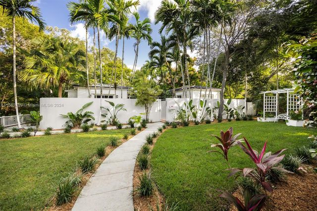 $3,200,000 | 4085 Poinciana Avenue | Southwest Coconut Grove