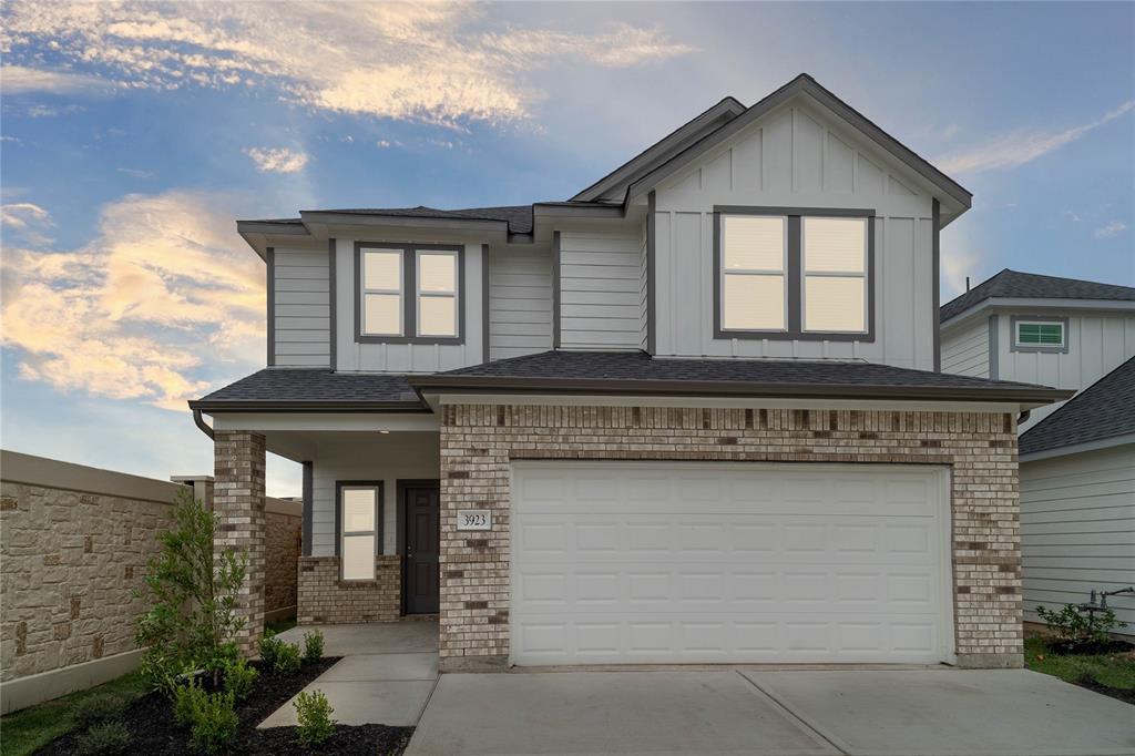 Welcome home to 3923 Blue Grama Grass Drive located in the community of Grand Oaks Village and zoned to Katy ISD.