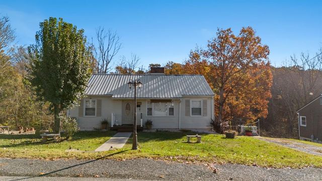 $235,500 | 1811 Sunset Drive | Altavista