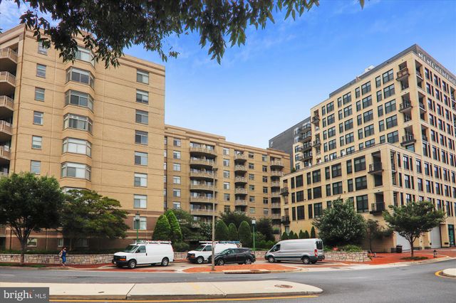 $3,500 | 7111 Woodmont Avenue, Unit 906 | Crescent Plaza