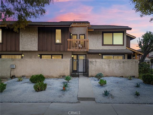 $549,999 | 8034 Harrison Street | South Paramount