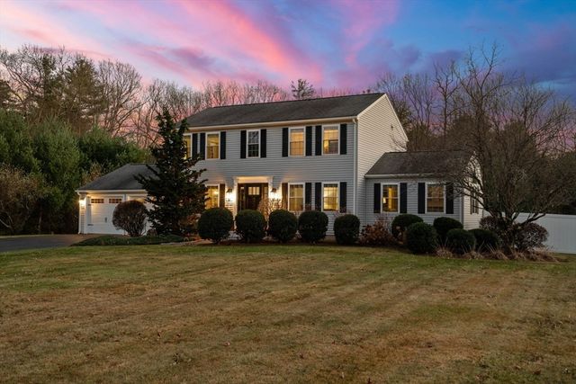 $585,000 | 5 Cherry Brook Circle | Sturbridge