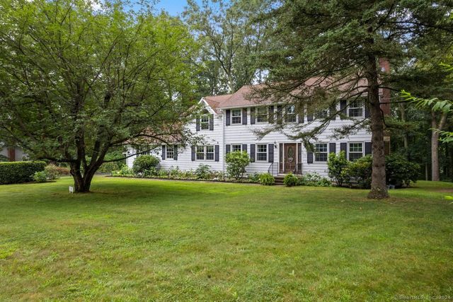 $589,000 | 150 Carriage Drive | Middlebury