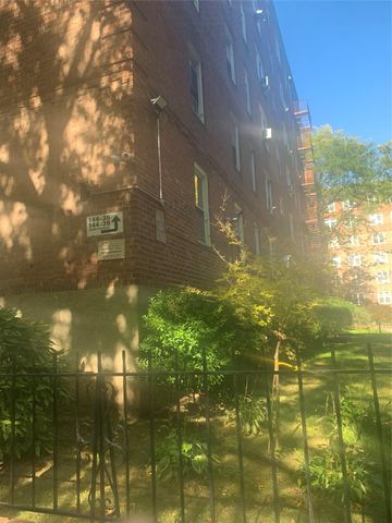 $438,000 | 144-35 Sanford Avenue, Unit 1F | Murray Hill - Flushing