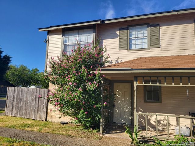 $995 | 11607 Capotillo Street, Unit 3 | Hills of Park North