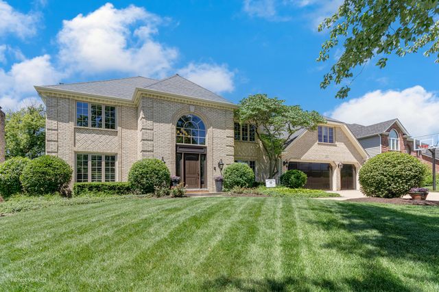 $997,500 | 831 Lockwood Circle | Naperville