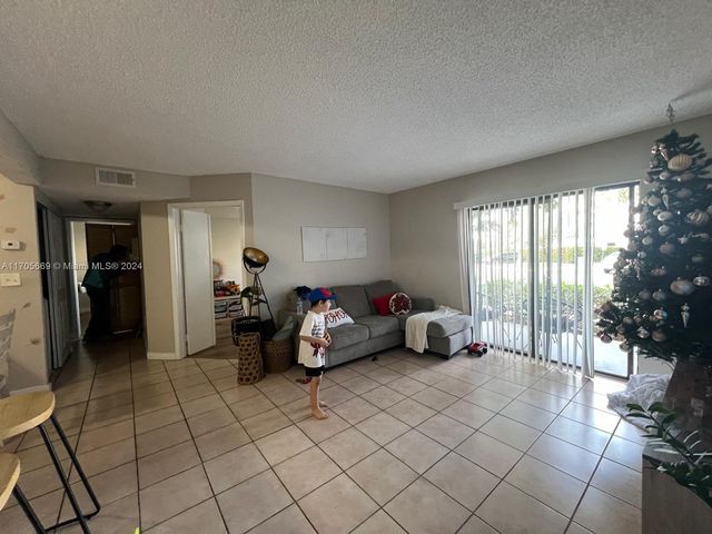 $2,150 | 251 Palm Circle West, Unit 102 | The Palms of Pembroke Condominium