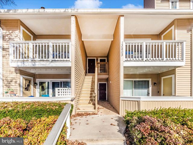 $299,000 | 13203 Wonderland Way, Unit 294 | Farmingdale