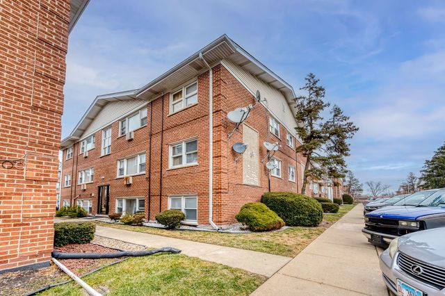 $1,600 | 10146 Hartford Court, Unit 1C | Schiller Park