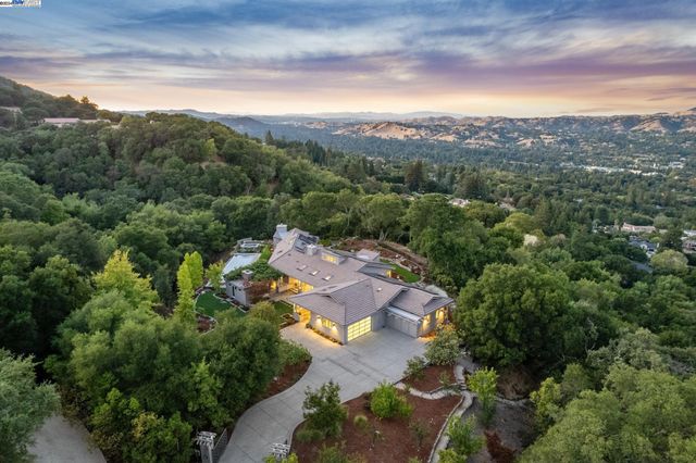 $5,688,000 | 580 Highland Drive | Westside Danville