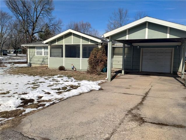 $220,000 | 206 West Plum Street | Raymore