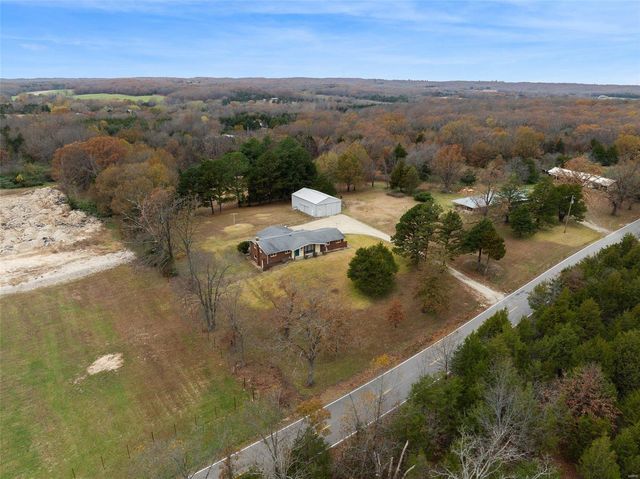 $369,900 | 33 Segelhorst Road | Lyon Township - Franklin County