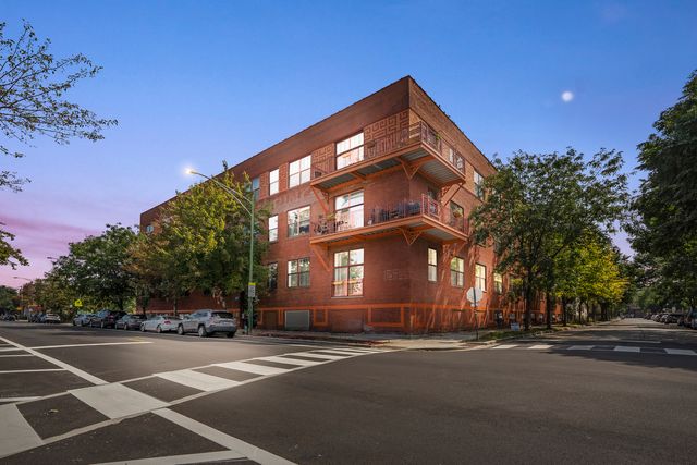 $340,000 | 1061 West 16th Street, Unit 307 | Pilsen