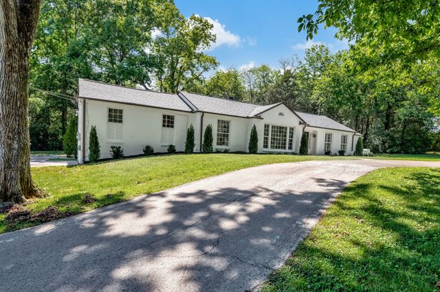 $1,675,000 | 2009 Cromwell Drive | Hillsboro Park