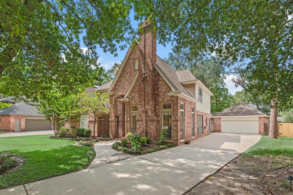 Welcome to 3 Warbler Place Dr.  This well appointed home sits on a large lot in the sought after neighborhood of The Woodlands Village Cochrans Crossing.