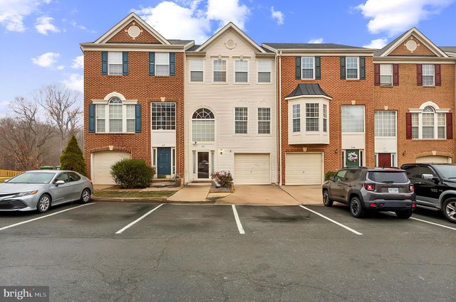 $455,000 | 210 Raynar Court | Dogwoods