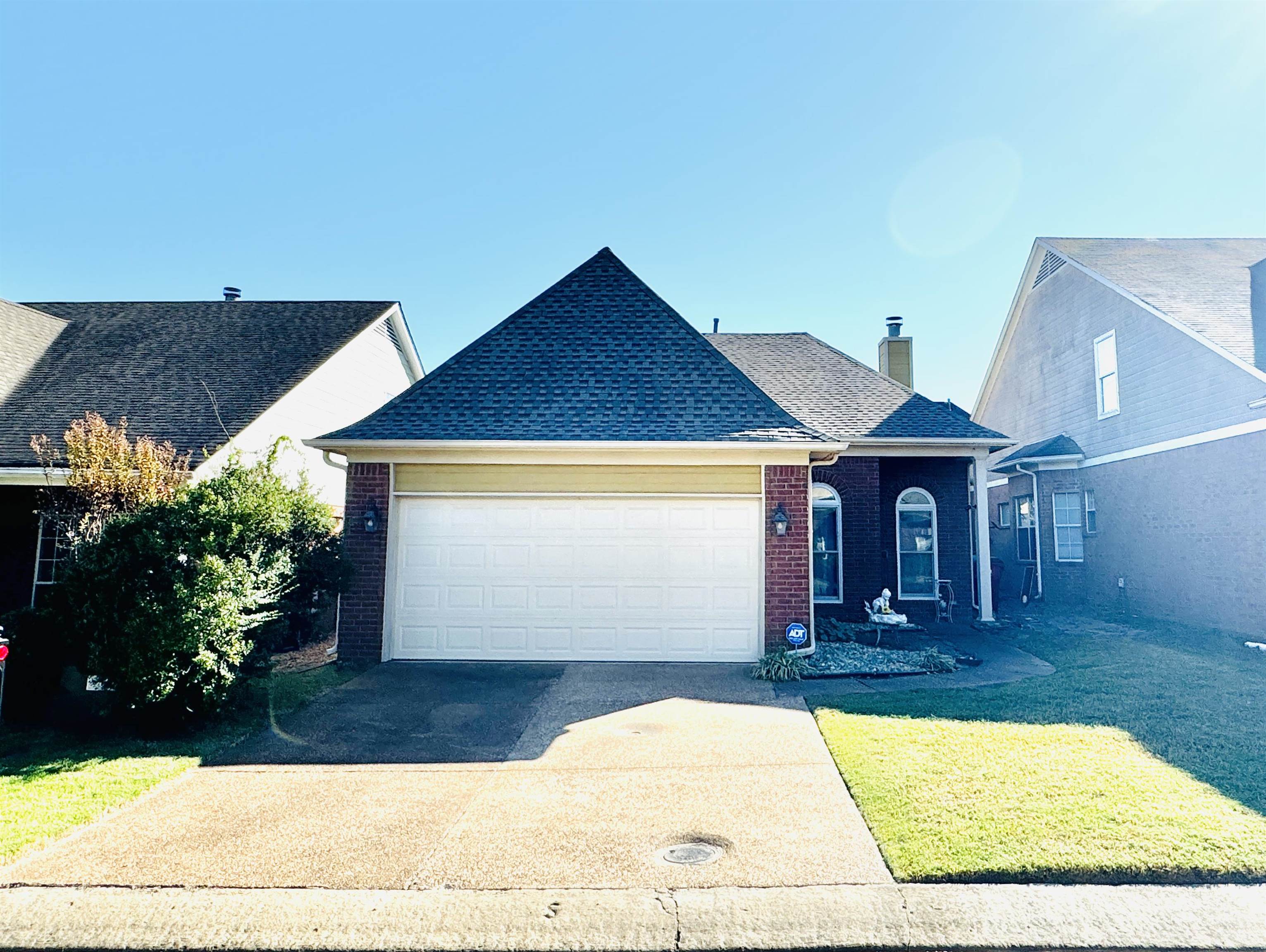 a view of a house with entertaining space