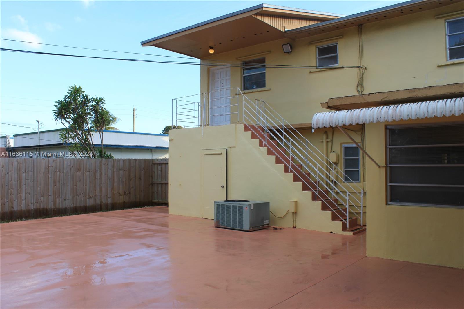 a view of entryway