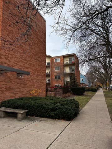 $1,600 | 6961 North Oakley Avenue, Unit 304 | West Rogers Park