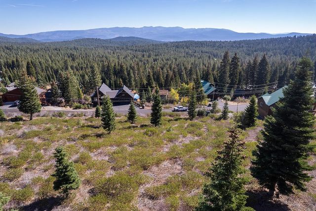 $340,000 | 13038 Ski Slope Way | Tahoe Donner