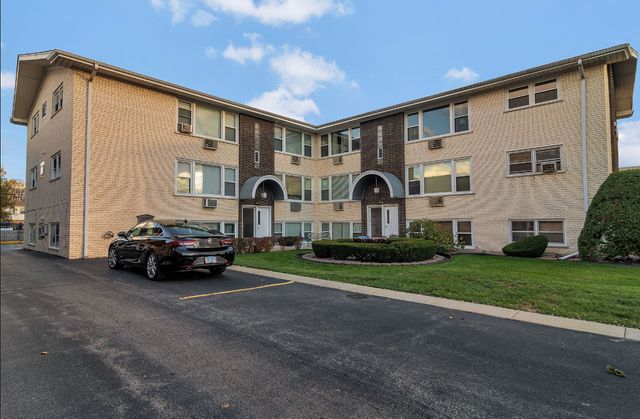 $294,999 | 5947 North Odell Avenue, Unit 1N | Norwood Park