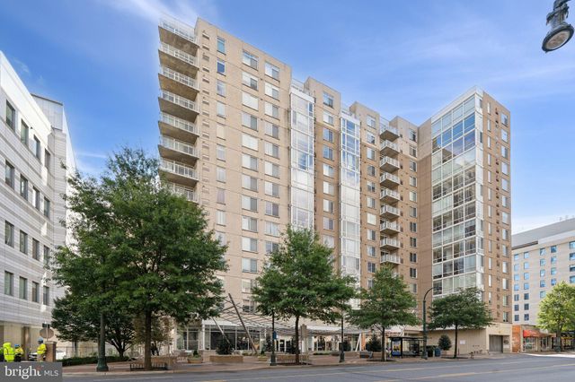 $327,500 | 930 Wayne Avenue, Unit 407 | Downtown Silver Spring