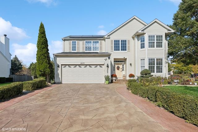 $525,000 | 2019 Crosswind Drive | Joliet