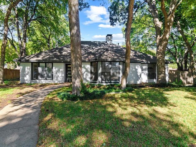 $459,999 | 1103 Teakwood Drive | Greenbriar Estates