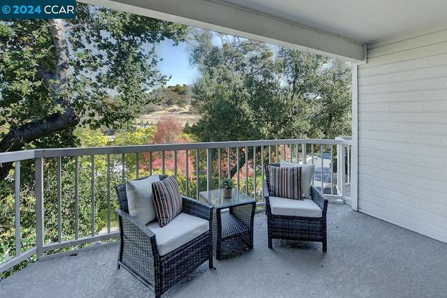 $728,000 | 4372 Terra Granada Drive, Unit 2B | Rossmoor