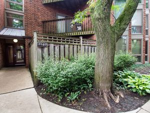 $2,950 | 2140 North Lincoln Avenue, Unit 5303 | Lincoln Park