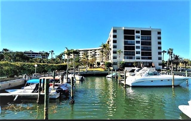 $675,000 | 5855 Midnight Pass Road, Unit 320 | Siesta Key