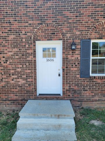 $1,350 | 1606 20th Street Northeast | Eastgate