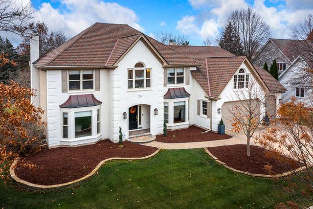 $1,025,000 | 2212 Sable Oaks Drive | Naperville