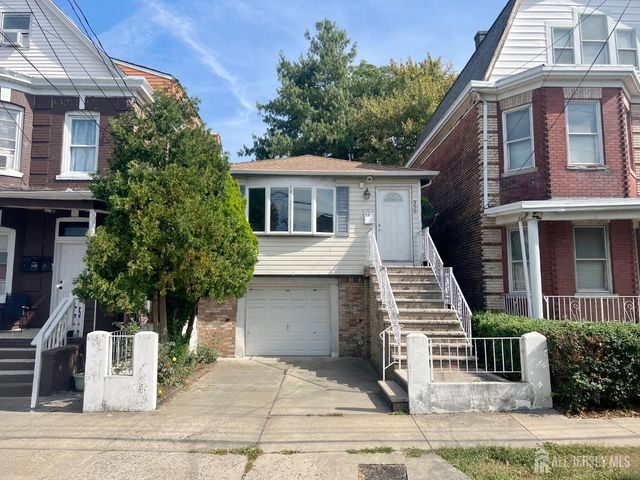 $409,900 | 556 Johnstone Street | Amboy Avenue