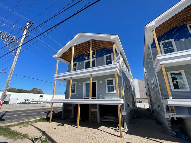 $609,900 | 247 West Oak Avenue, Unit 1 | Wildwood