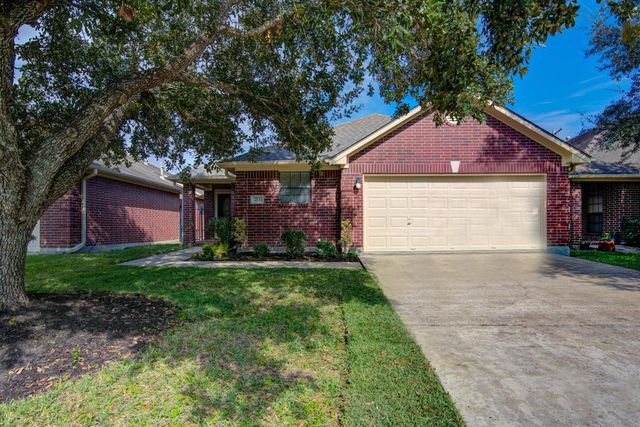 $299,900 | 213 Live Oak Lane | Friendswood