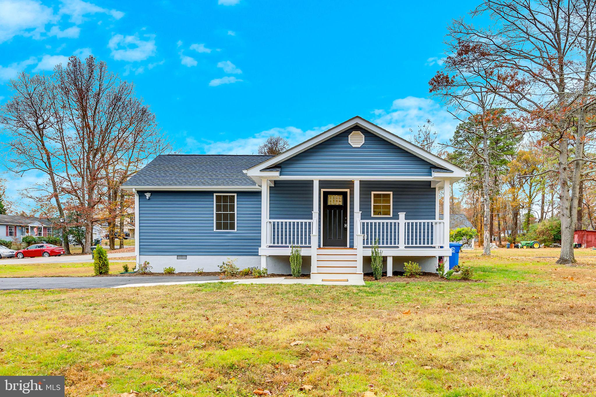 a front view of house with yard