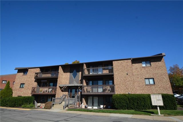 $157,900 | 1201 Dutilh Road, Unit 4 | Cranberry Township