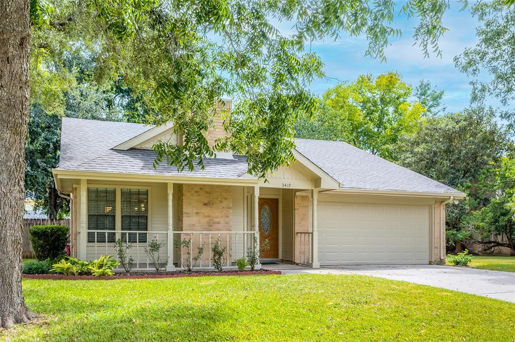 ADORABLE MOVE-IN READY, UPDATED RANCHER IN QUIET WOODSTREAM NEIGHBORHOOD!