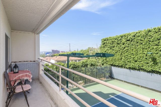 $3,400 | 1131 Alta Loma Road, Unit 212 | West Hollywood Vicinity